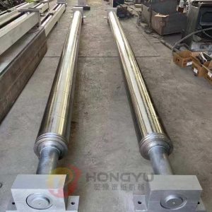 Curved transfer roll