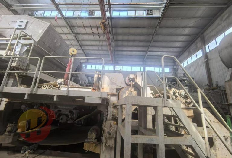 Used 3600 Crescent Tissue Machine