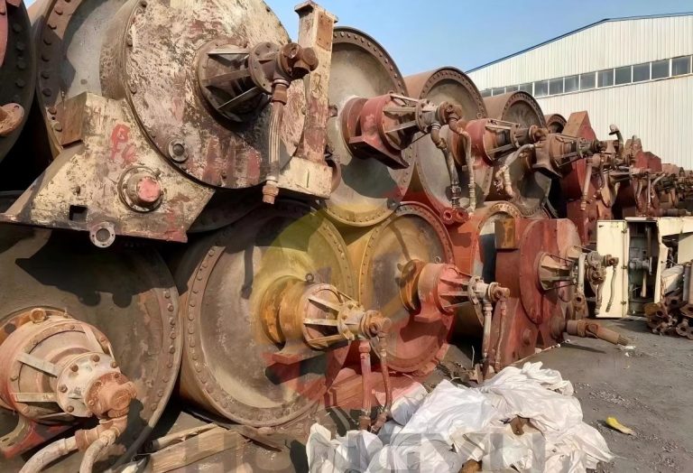 For sale: 3200 multi-cylinder fourdrinier machine