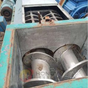 Twin-screw press dewaterer