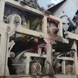 3800mm Four-Ply Wire Paper Machine, complete with external cloth rewinder, 52 dryer cylinders (32+20), 1 size press, 2 sets Φ1500mm large-diameter press rolls + 1 vacuum press, and full reel & slitter rewinder. Well-maintained, intact configuration, stable running, ideal cost-effective solution for multi-ply paper production, welcome to inquire for details and quotation.